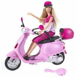 Barbie op de scooter