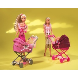 Steffi met kinderwagen en babys