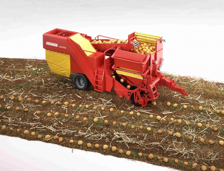 Lees Meer... : 2130 Bruder aardappelrooier