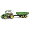 2108 Bruder Tractor JD 5115M met aanhanger