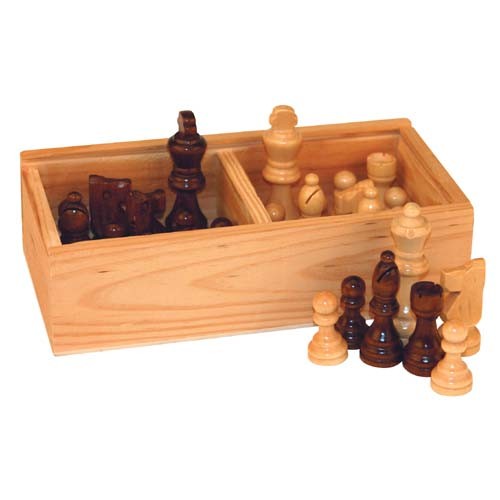 Schaakstukken in kist