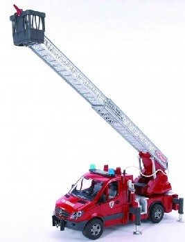 2532 Bruder brandweer Mercedes Benz met licht en geluid