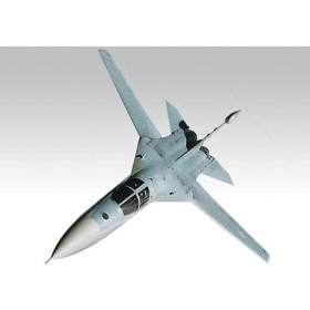 Vergroot Revell EF-111A Raven Revell EF-111A Raven